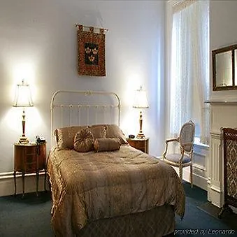 The Priory 3*